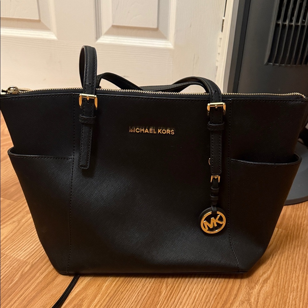 Michael Kors Charlotte Saffiano tote bag